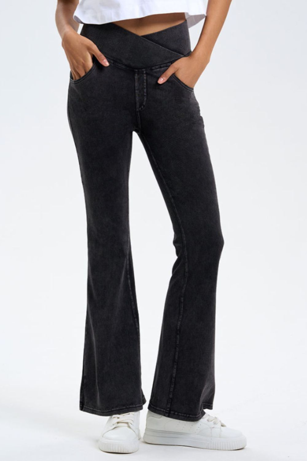 LIZAKOSHT  -  Basic Bae Pocketed Highly Stretchy Bootcut Jeans