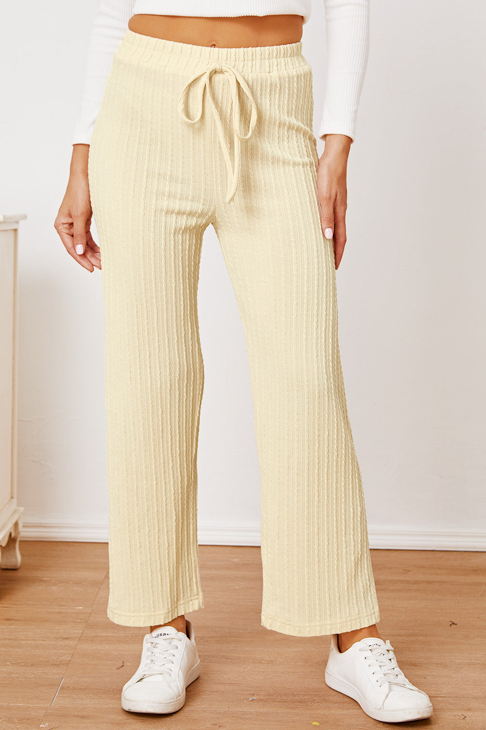 LIZAKOSHT  -  Textured Elastic Waist Straight Pants