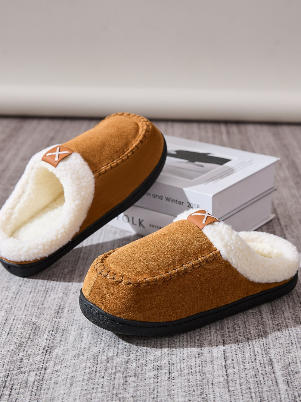 LIZAKOSHT  -  Contrast Round Toe Flat Slippers