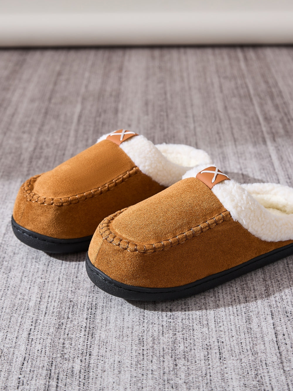 LIZAKOSHT  -  Contrast Round Toe Flat Slippers