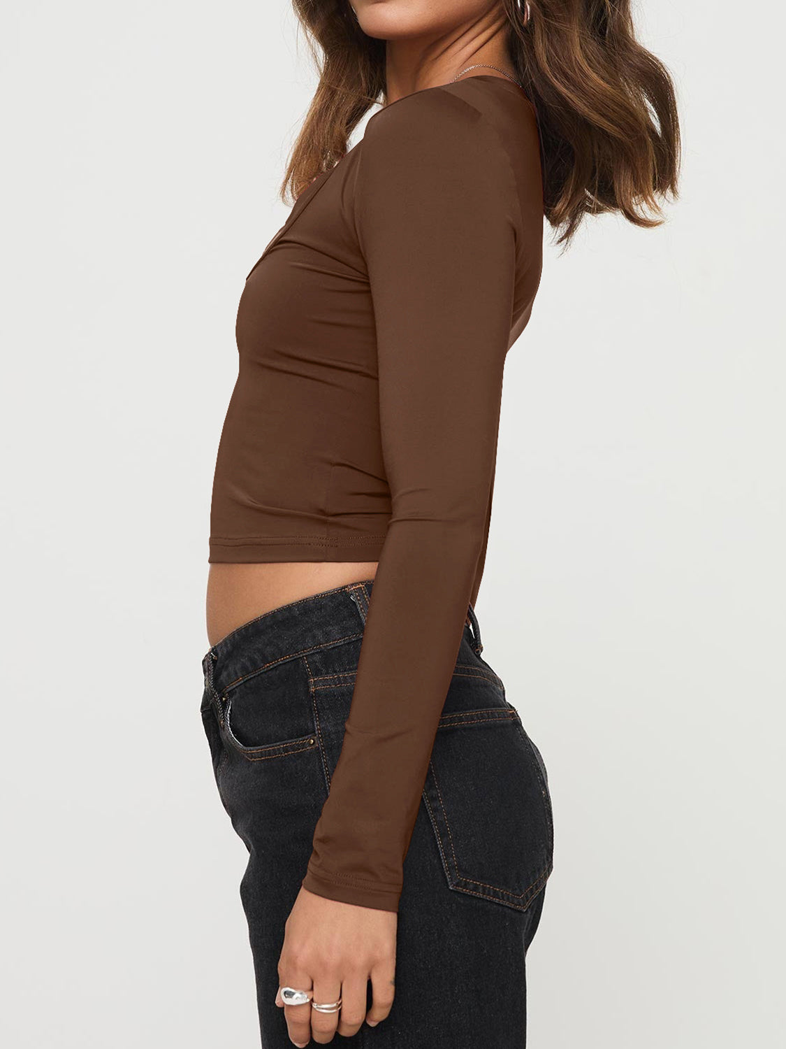 LIZAKOSHT  -  Scoop Neck Long Sleeve Cropped T-Shirt