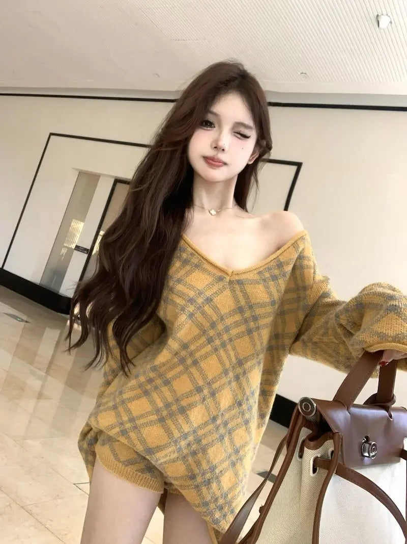 LIZAKOSHT  -  Autumn and Winter New Women's Korean Diamond Grid V-neck Off Shoulder Long Sleeved Sweater