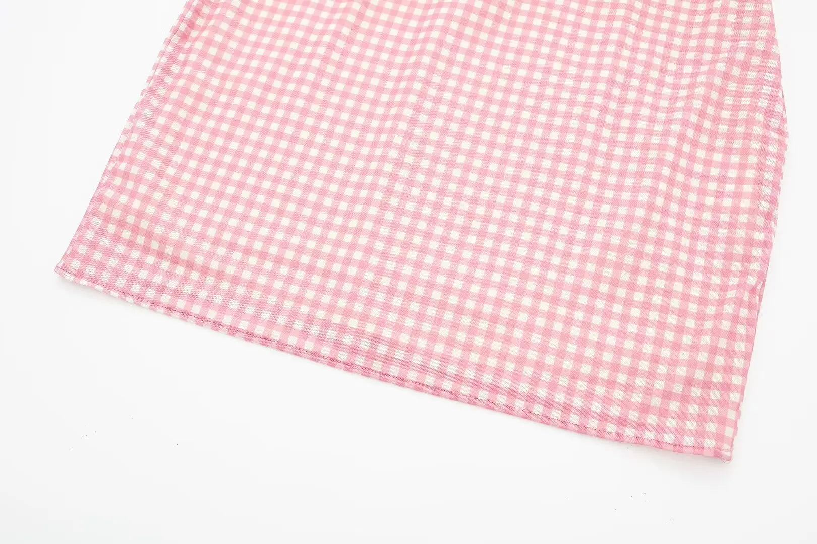 LIZAKOSHT  -  Spring/summer European and American Ladies' Short-sleeved Dresses with Small Plaid Pink Ribbons and Knotted Bows.