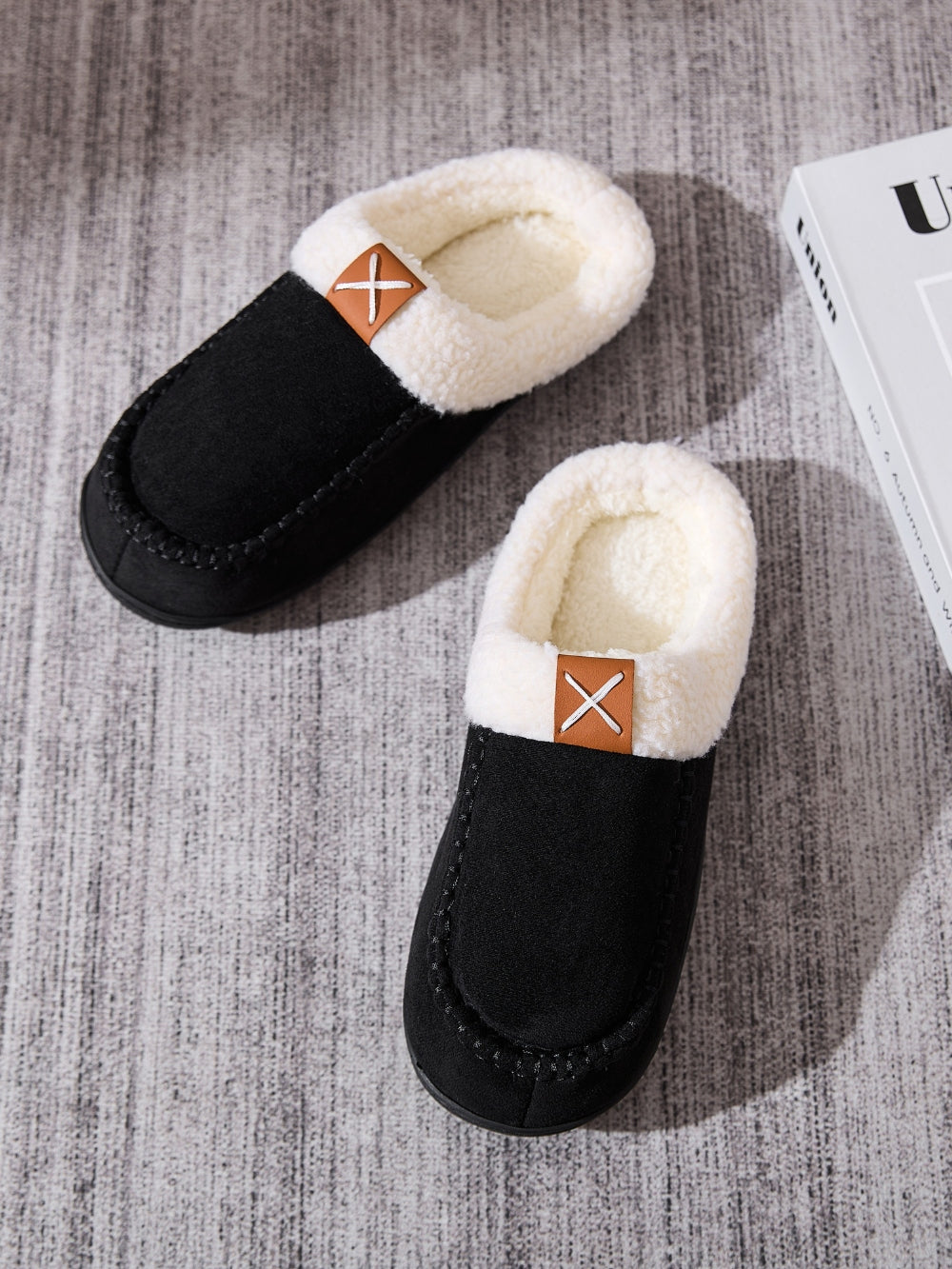 LIZAKOSHT  -  Contrast Round Toe Flat Slippers