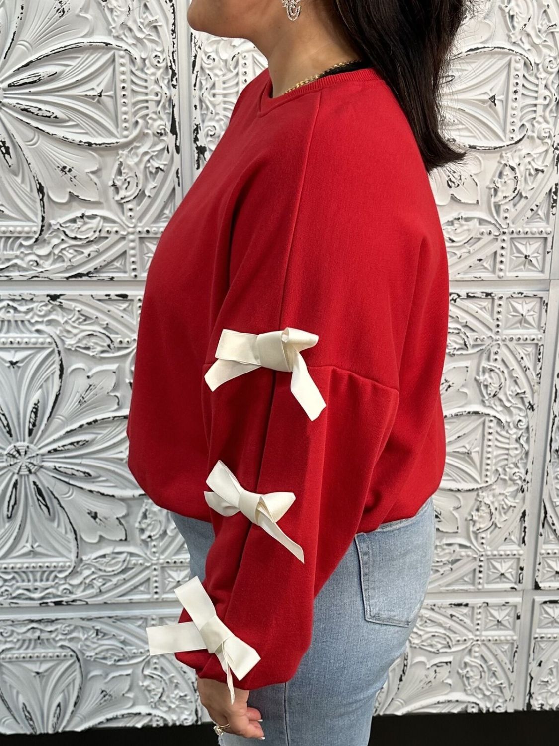 LIZAKOSHT  -  Contrast Bow Round Neck Long Sleeve Sweatshirt