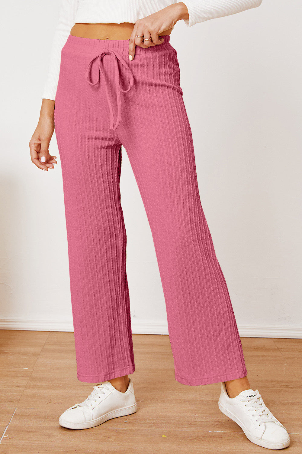 LIZAKOSHT  -  Textured Elastic Waist Straight Pants