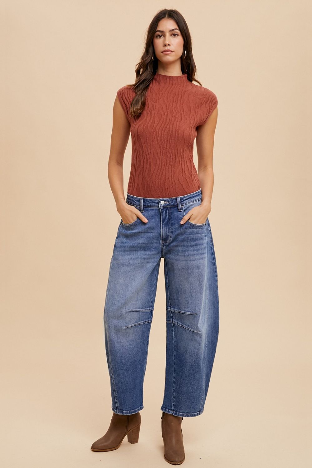 LIZAKOSHT  -  Annie Wear Mid Rise Barrel Leg Jeans with Pockets