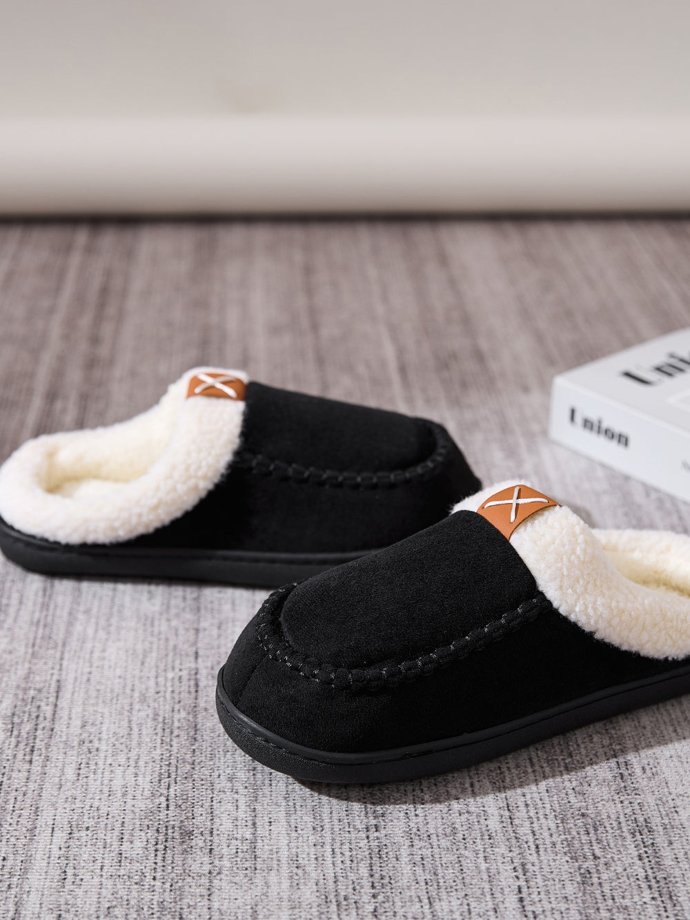 LIZAKOSHT  -  Contrast Round Toe Flat Slippers