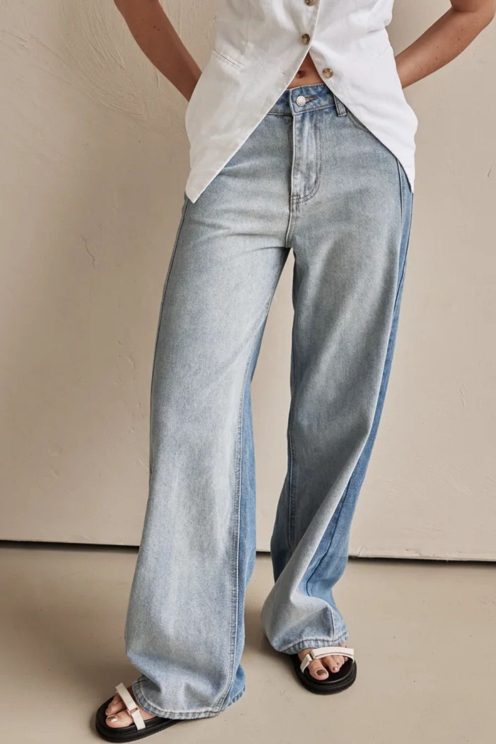 LIZAKOSHT  -  Contrast Straight Leg Jeans with Pockets