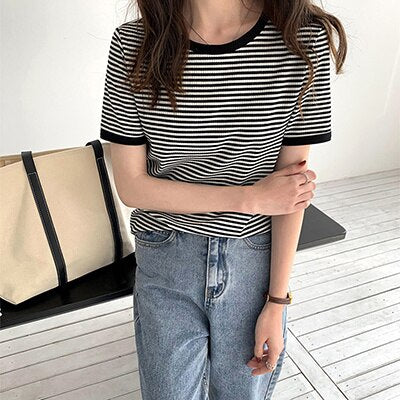 Fashion Striped T-shirt Women Slim Thin Casual Short Sleeve O Collar T-shirt Summer New Retro Patchwork Soft Knitted Simple Tops