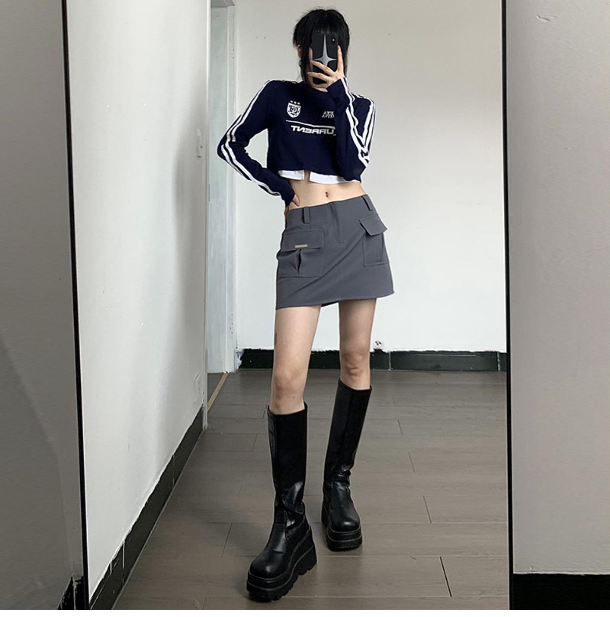 Autumn 2022 Women's New Fake Two Piece Stitched Round Neck Long Sleeve Letter Print Stripe Navel Revealing T-shirt female